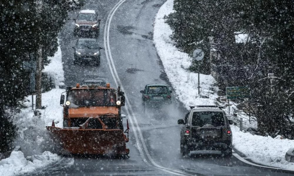 Ταλαιπωρία για οδηγούς στη Β. Ελλάδα: Εγκλωβίστηκαν λόγω του παγετού-Επενέβη η Πυροσβεστική